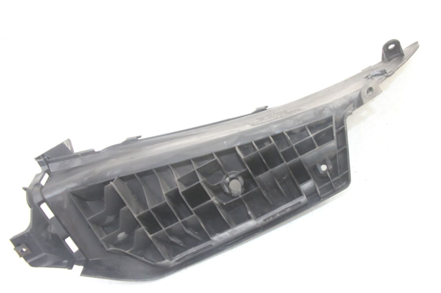 photo de TAPA REPOSAPIES DERECHA SUZUKI BURGMAN 125 (2015 - 2017)