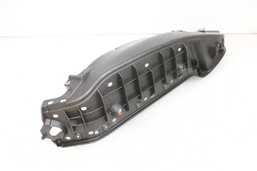 photo de PATA DE APOYO DERECHA PIAGGIO X8 125 (2004 - 2007) - Primer plano técnico