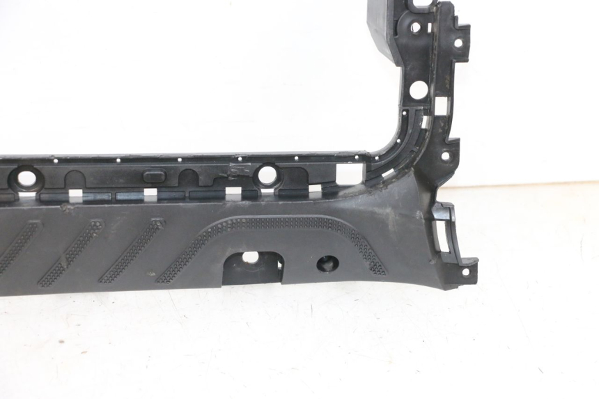 photo de TAPA REPOSAPIES SEGWAY NINEBOT E125S 1 (2022 - 2026) - Enfoque en la estructura