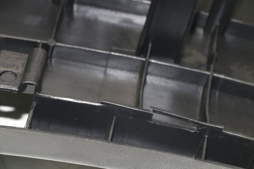 photo de TAPA REPOSAPIES MBK FLAME 125 (2000 - 2004)