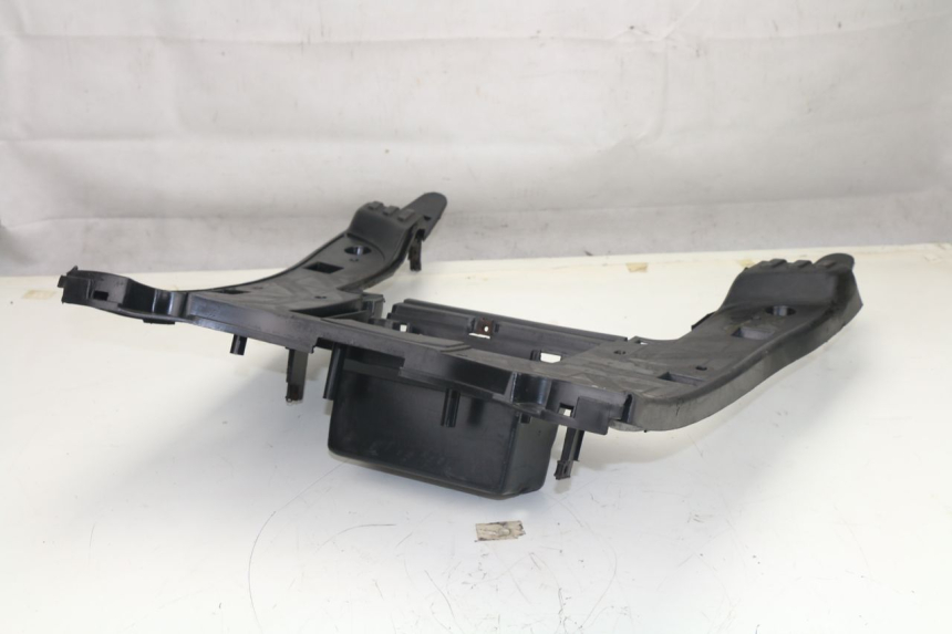 photo de TAPA REPOSAPIES MBK FLAME 125 (2000 - 2004)