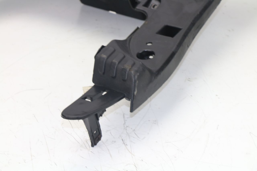 photo de TAPA REPOSAPIES MBK FLAME 125 (2000 - 2004)