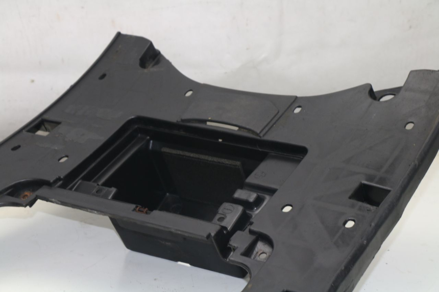 photo de TAPA REPOSAPIES MBK FLAME 125 (2000 - 2004)