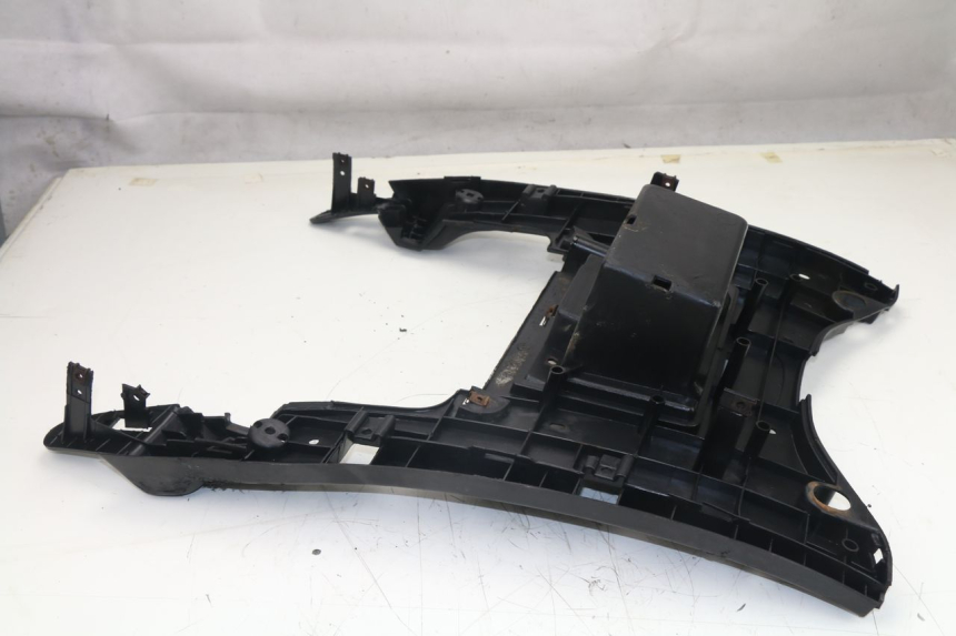 photo de TAPA REPOSAPIES MBK FLAME 125 (2000 - 2004)
