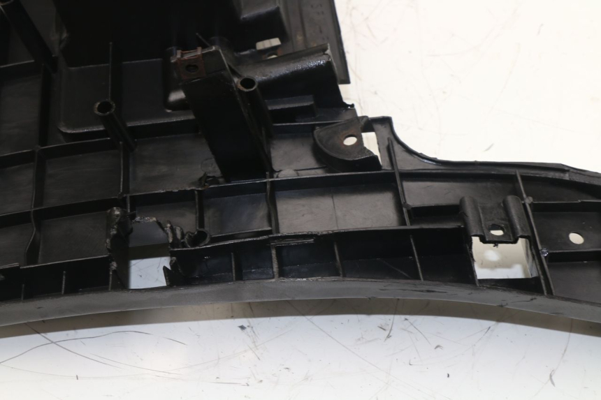 photo de TAPA REPOSAPIES MBK FLAME 125 (2000 - 2004)