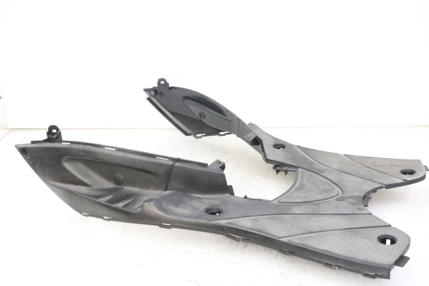 photo de TAPA REPOSAPIES MBK FLAME X 125 (2007 - 2016)