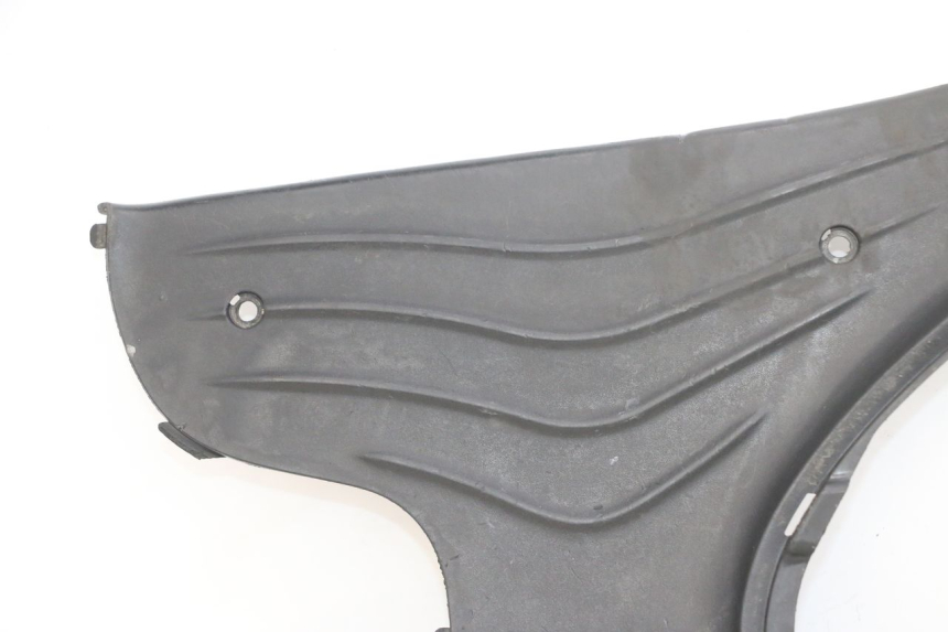 photo de ESTRIBO PIAGGIO FLY 4T 50 (2013 - 2017) - Características distintivas