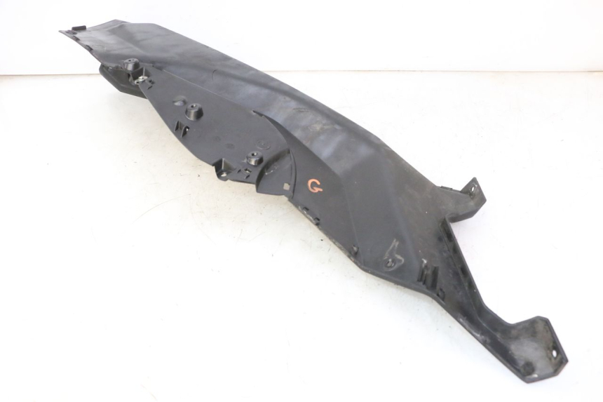 photo de TAPA REPOSAPIES IZQUIERDA QUADRO 4 4D 350 (2015 - 2018)