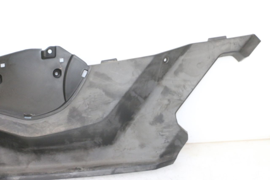 photo de TAPA REPOSAPIES IZQUIERDA QUADRO 4 4D 350 (2015 - 2018)