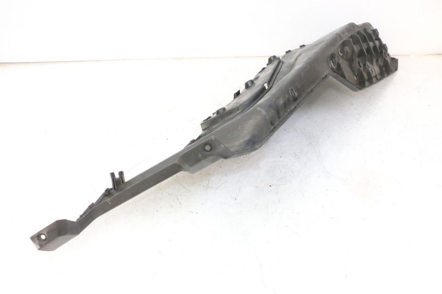 photo de TAPA REPOSAPIES IZQUIERDA QUADRO 4 4D 350 (2015 - 2018)