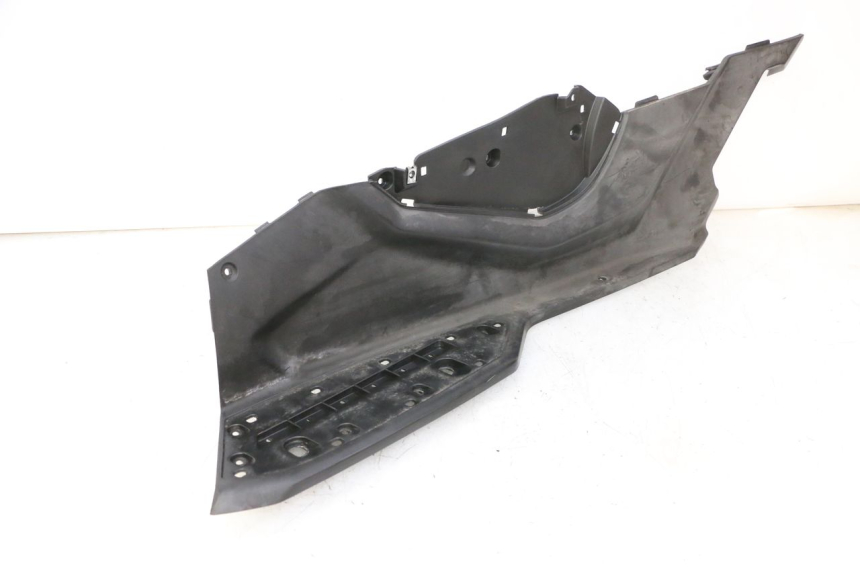 photo de TAPA REPOSAPIES IZQUIERDA QUADRO 4 4D 350 (2015 - 2018)