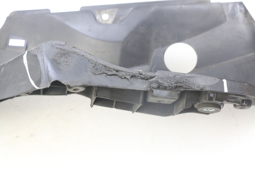 photo de PATA DE APOYO IZQUIERDA SUZUKI AN BURGMAN 400 (2006 - 2010)