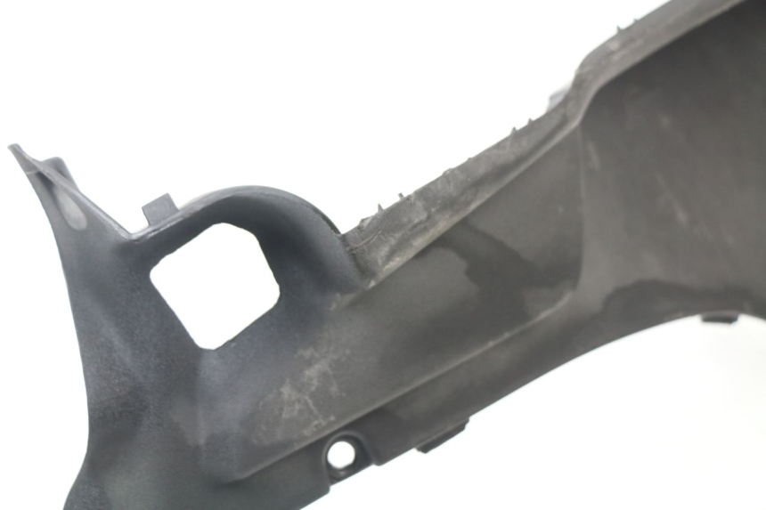 photo de TAPA REPOSAPIES IZQUIERDA APRILIA SCARABEO GT 125 (1999 - 2007)