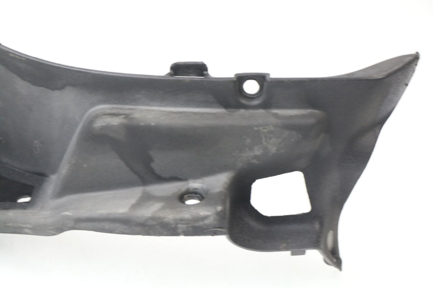 photo de TAPA REPOSAPIES IZQUIERDA APRILIA SCARABEO GT 125 (1999 - 2007)