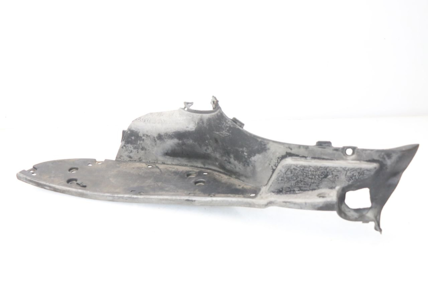 photo de TAPA REPOSAPIES IZQUIERDA APRILIA SCARABEO GT 125 (1999 - 2007)