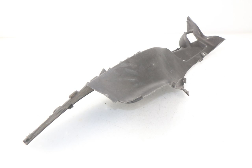 photo de TAPA REPOSAPIES IZQUIERDA APRILIA SCARABEO GT 125 (1999 - 2007)