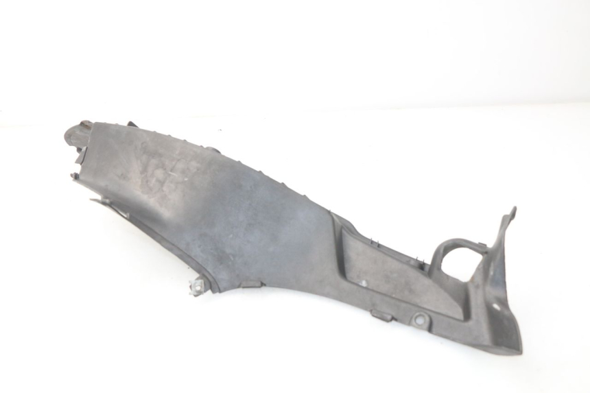 photo de TAPA REPOSAPIES IZQUIERDA APRILIA SCARABEO GT 125 (1999 - 2007)
