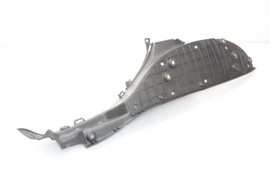 photo de TAPA REPOSAPIES IZQUIERDA APRILIA SCARABEO GT 125 (1999 - 2007)