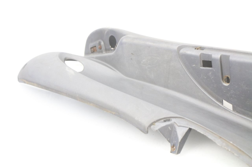 photo de TAPA REPOSAPIES IZQUIERDA PIAGGIO BEVERLY 125 (1998 - 2005)