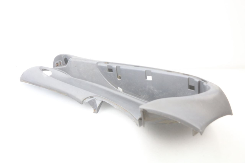 photo de TAPA REPOSAPIES IZQUIERDA PIAGGIO BEVERLY 125 (1998 - 2005)