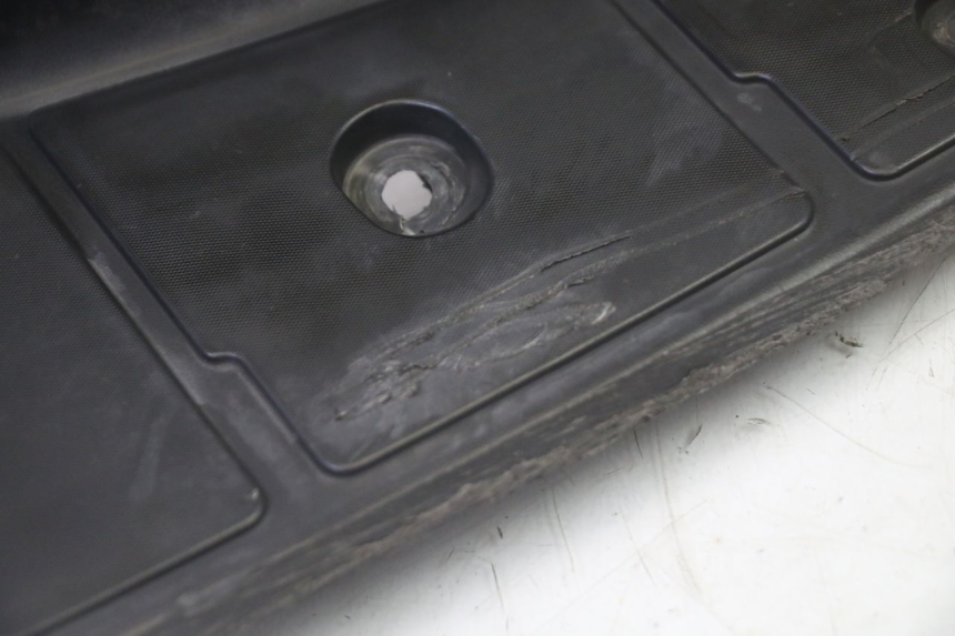 photo de PATA DE PIE IZQUIERDA SUZUKI BURGMAN 125 (2007 - 2014)