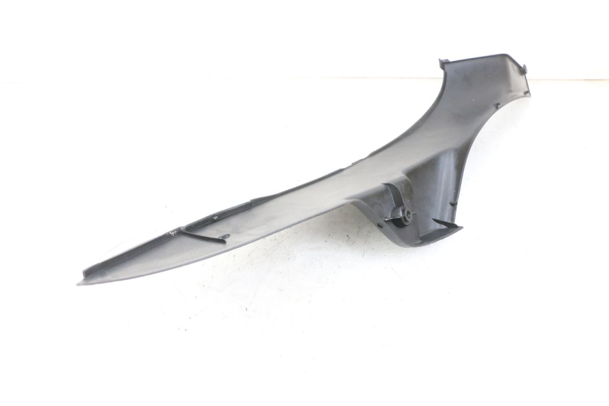 photo de TAPA REPOSAPIES IZQUIERDA PEUGEOT ELYSEO 125 (1999 - 2004) - Primer plano técnico