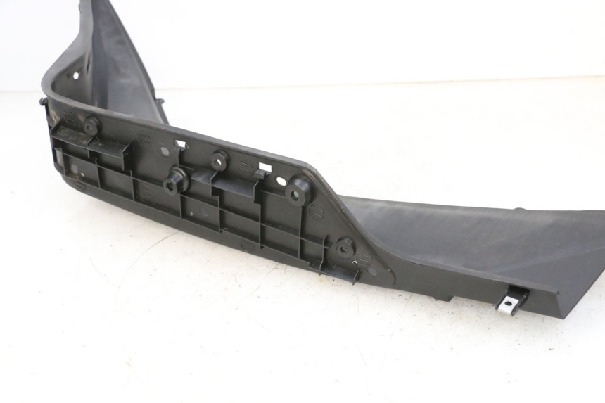 photo de TAPA REPOSAPIES IZQUIERDA JM MOTORS GTS 125 (2015 - 2019) - Otra perspectiva