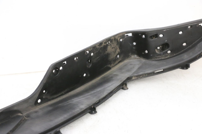 photo de TAPA REPOSAPIES IZQUIERDA JM MOTORS GTS 125 (2015 - 2019) - Estado de la superficie y material