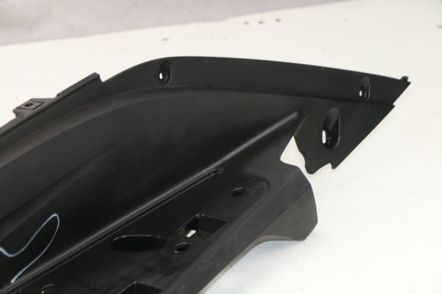 photo de TAPA REPOSAPIES IZQUIERDA HONDA FES S-WING SWING 125 (2007 - 2015)