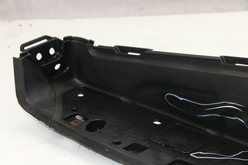 photo de TAPA REPOSAPIES IZQUIERDA HONDA FES S-WING SWING 125 (2007 - 2015)