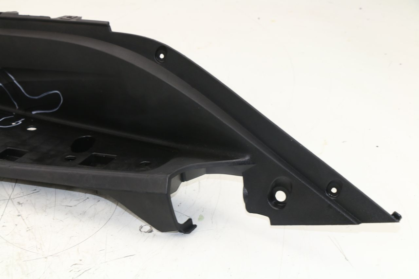 photo de TAPA REPOSAPIES IZQUIERDA HONDA FES S-WING SWING 125 (2007 - 2015)