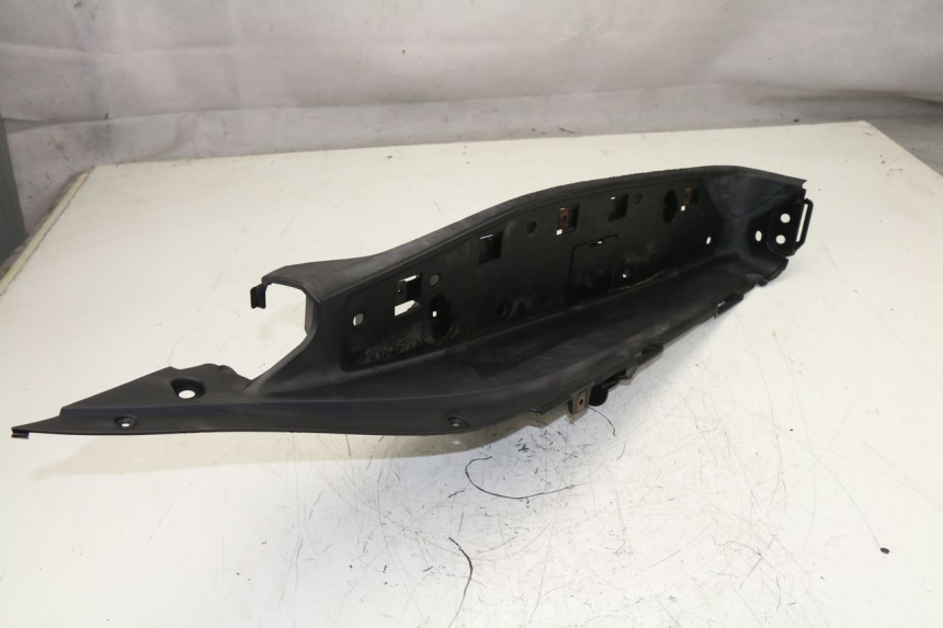 photo de TAPA REPOSAPIES IZQUIERDA HONDA FES S-WING SWING 125 (2007 - 2015)