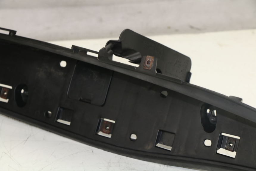 photo de TAPA REPOSAPIES IZQUIERDA HONDA FES S-WING SWING 125 (2007 - 2015)