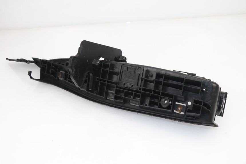 photo de TAPA REPOSAPIES IZQUIERDA HONDA FES S-WING SWING 125 (2007 - 2015)