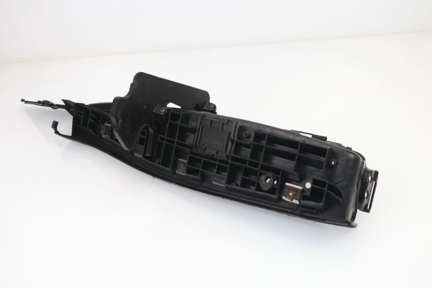 photo de TAPA REPOSAPIES IZQUIERDA HONDA FES S-WING SWING 125 (2007 - 2015)