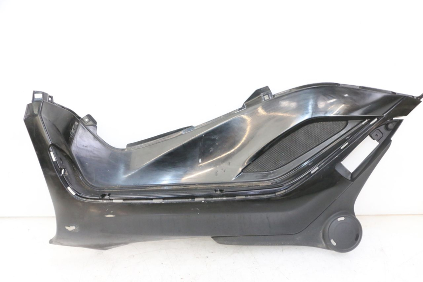 photo de TAPA REPOSAPIES IZQUIERDA PIAGGIO IE MP3 YOURBAN 300 (2011 - 2016)