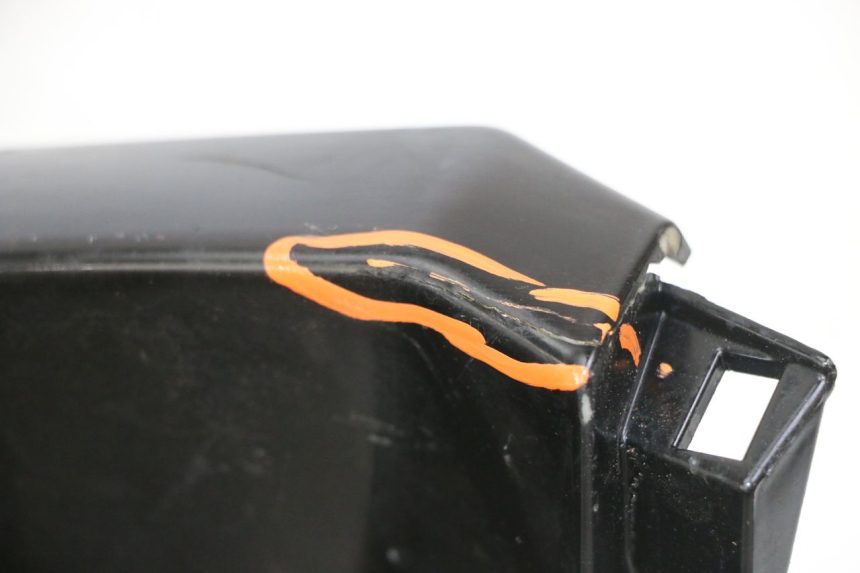 photo de TAPA REPOSAPIES IZQUIERDA PIAGGIO IE MP3 YOURBAN 300 (2011 - 2016)