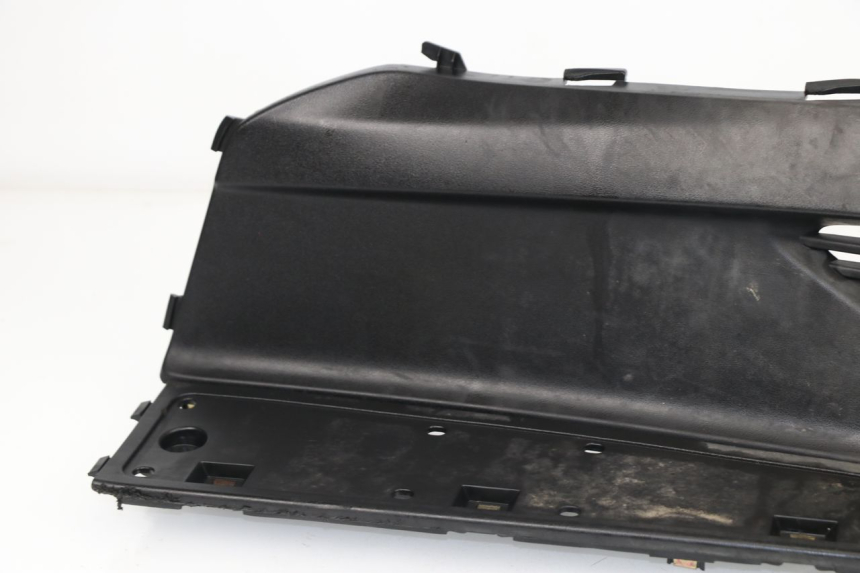 photo de TAPA REPOSAPIES IZQUIERDA KYMCO DINK STREET ABS 125 (2011 - 2018)