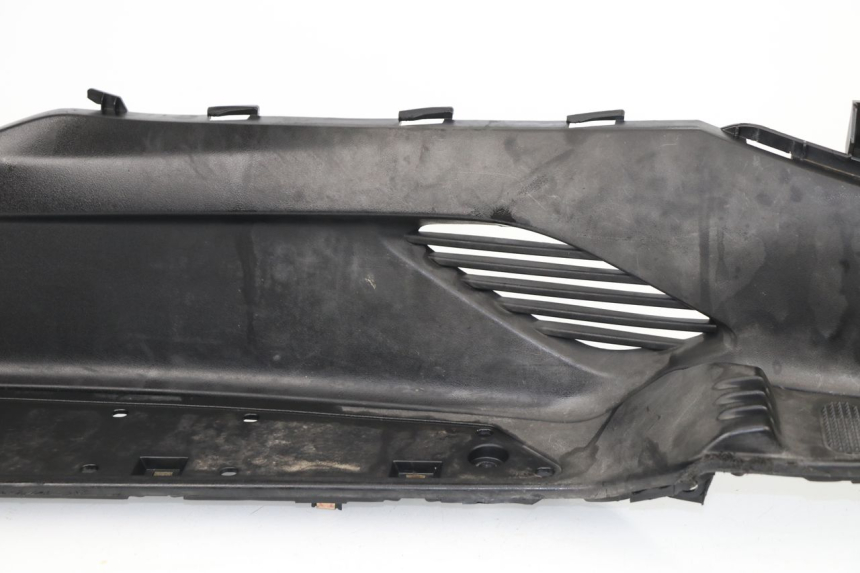 photo de TAPA REPOSAPIES IZQUIERDA KYMCO DINK STREET ABS 125 (2011 - 2018)
