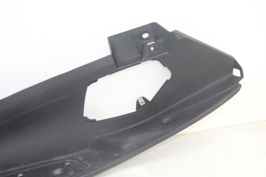 photo de TAPA REPOSAPIES IZQUIERDA PIAGGIO MP3 HPE 350 (2018 - 2020) - Zoom estado de uso