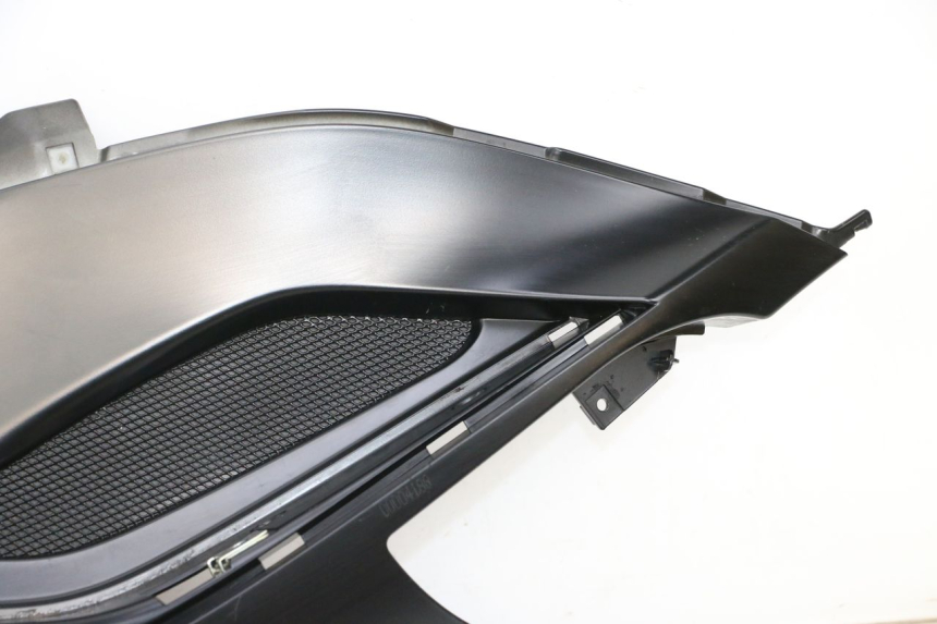 photo de TAPA REPOSAPIES IZQUIERDA PIAGGIO MP3 HPE 300 (2019 - 2026) - Inspección visual detallada