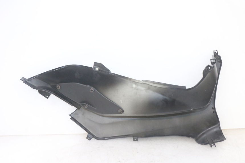 photo de TAPA REPOSAPIES IZQUIERDA PIAGGIO MP3 HPE 300 (2019 - 2026) - Vista general del producto