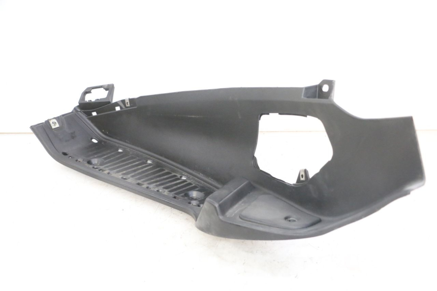 photo de TAPA REPOSAPIES IZQUIERDA PIAGGIO MP3 LT 300 (2010 - 2016)