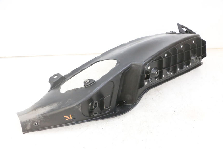photo de TAPA REPOSAPIES IZQUIERDA PIAGGIO MP3 LT 300 (2010 - 2016)
