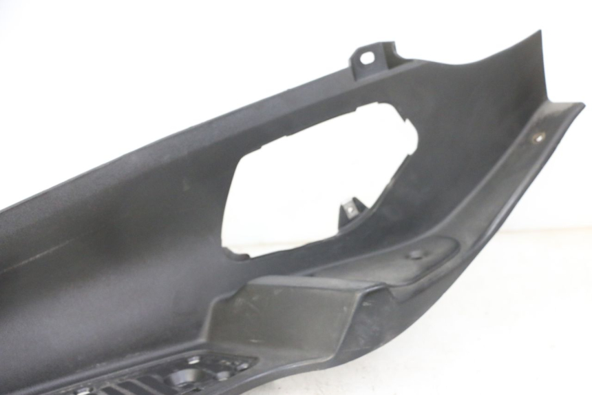 photo de TAPA REPOSAPIES IZQUIERDA PIAGGIO MP3 LT 300 (2010 - 2016)