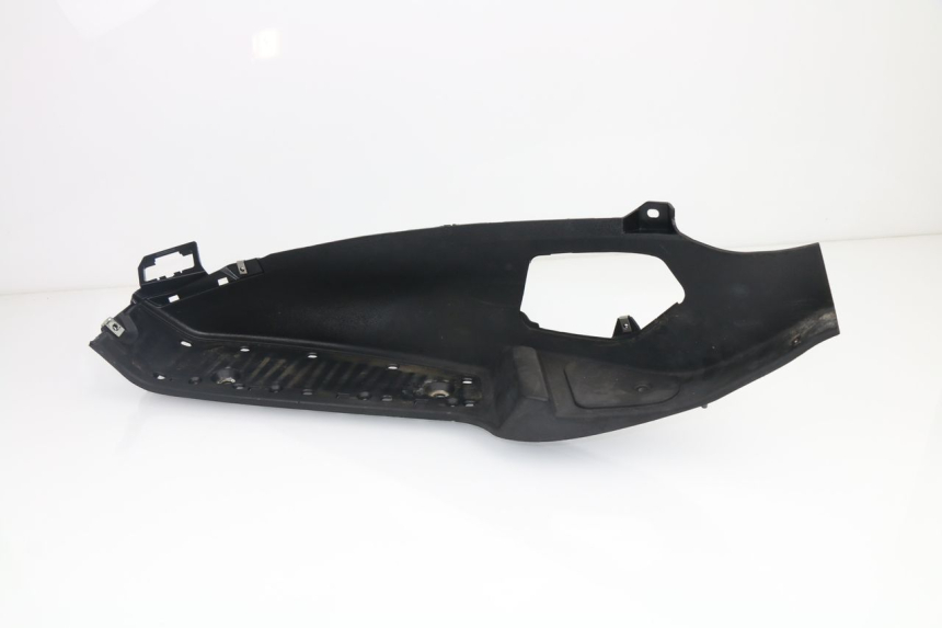 photo de TAPA REPOSAPIES IZQUIERDA PIAGGIO MP3 LT 400 (2007 - 2012)