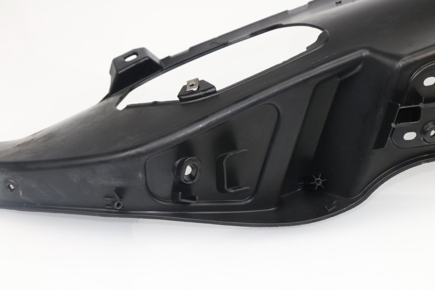 photo de TAPA REPOSAPIES IZQUIERDA PIAGGIO MP3 LT 400 (2007 - 2012)
