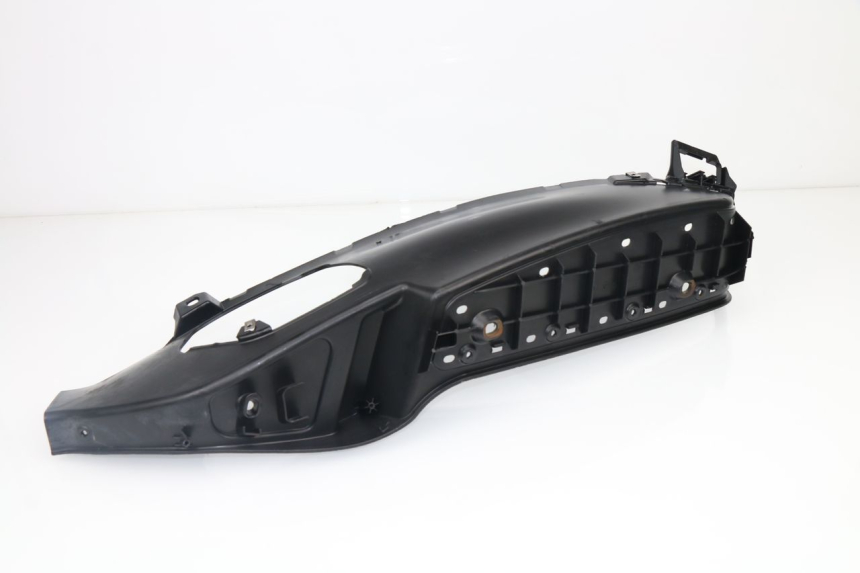 photo de TAPA REPOSAPIES IZQUIERDA PIAGGIO MP3 LT 400 (2007 - 2012)