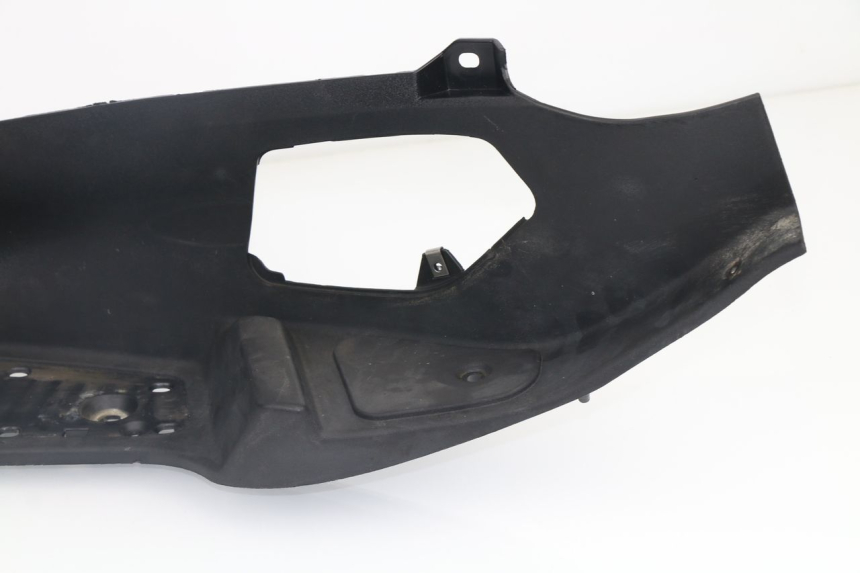 photo de TAPA REPOSAPIES IZQUIERDA PIAGGIO MP3 LT 400 (2007 - 2012)