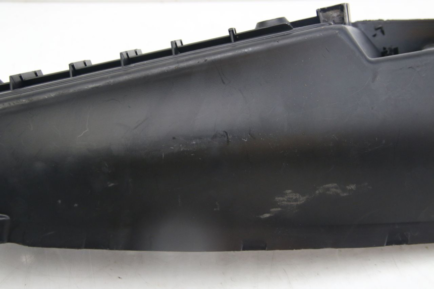 photo de PATA DE PIE IZQUIERDA PIAGGIO MP3 125 (2006 - 2014)
